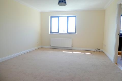 2 bedroom flat to rent, Stone, DA9 9DZ