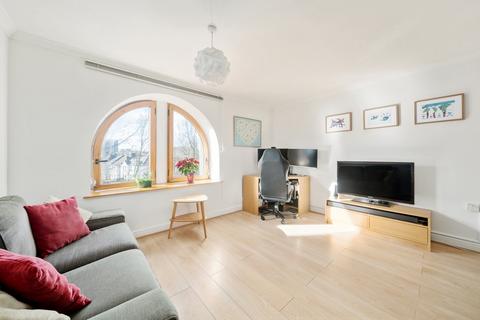2 bedroom flat for sale, Acton Lane, London W4
