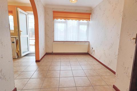 2 bedroom detached bungalow for sale, Windermere Park, Lowestoft