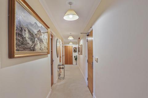 3 bedroom flat for sale, The Avenue, Branksome Park