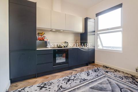 2 bedroom flat to rent, Brent Street, London NW4
