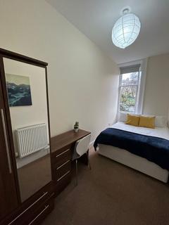 3 bedroom flat to rent, Murieston Crescent, Dalry, Edinburgh, EH11
