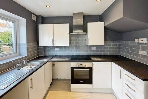 2 bedroom terraced house to rent, Pendlebury Close, Manchester M25