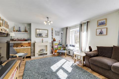 4 bedroom semi-detached house for sale, Wollaton Avenue, Gedling NG4
