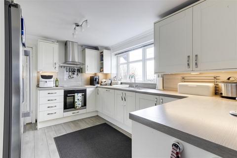 4 bedroom semi-detached house for sale, Wollaton Avenue, Gedling NG4