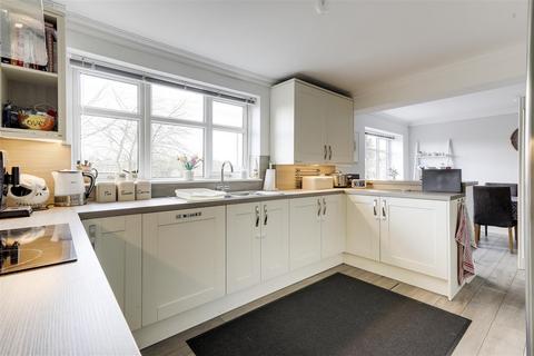 4 bedroom semi-detached house for sale, Wollaton Avenue, Gedling NG4