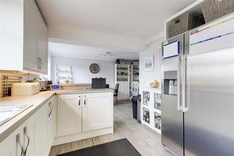 4 bedroom semi-detached house for sale, Wollaton Avenue, Gedling NG4