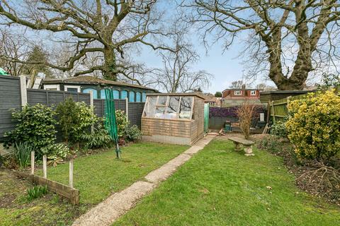 3 bedroom semi-detached house for sale, Wroxham Gardens, Potters Bar, EN6