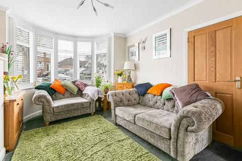 3 bedroom semi-detached house for sale, Wroxham Gardens, Potters Bar, EN6