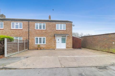 4 bedroom semi-detached house to rent, Poynders Hill, Hemel Hempstead