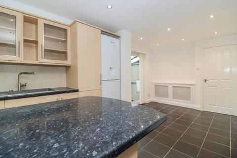 4 bedroom semi-detached house to rent, Poynders Hill, Hemel Hempstead