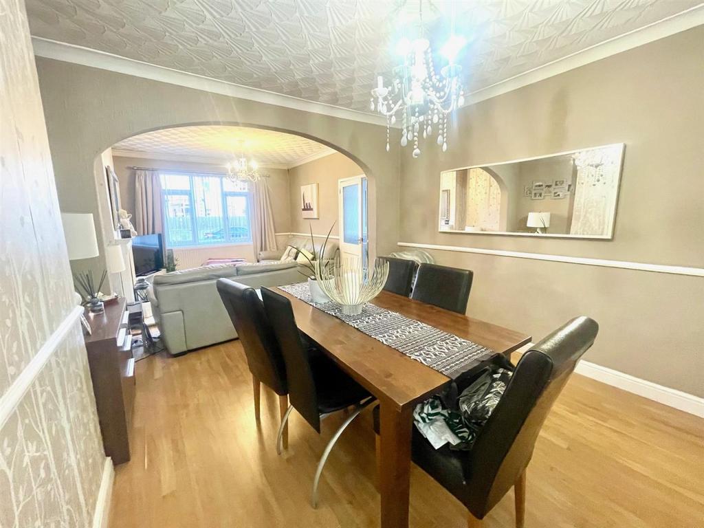 Dining Room.jpg