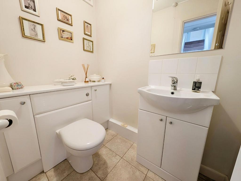 53c55d10-cloakroom.jpg