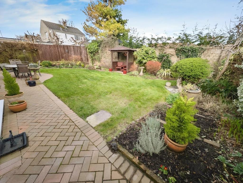 Eac9d6cd-garden.jpg