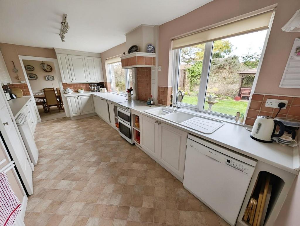 2cdbbc77-kitchen.jpg