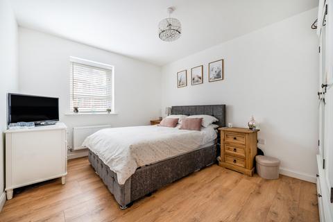 2 bedroom coach house for sale, Edrich Grange, Crowthorne, Berkshire