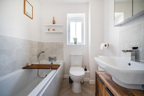 2 bedroom coach house for sale, Edrich Grange, Crowthorne, Berkshire