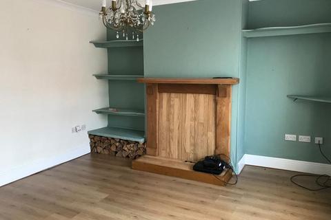 3 bedroom townhouse to rent, Glebe Avenue, Pinxton, NG16