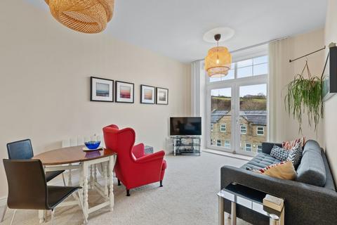 2 bedroom flat for sale, Mill Fold, Addingham, Ilkley, West Yorkshire, LS29