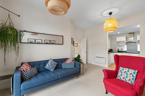 2 bedroom flat for sale, Mill Fold, Addingham, Ilkley, West Yorkshire, LS29