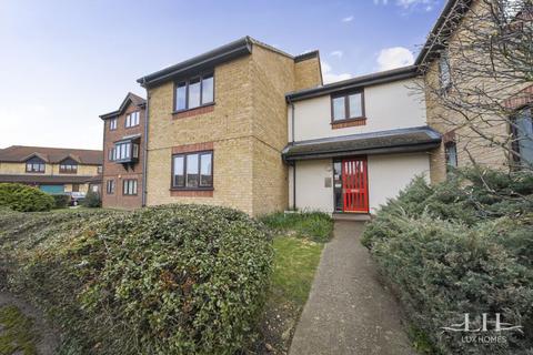 12 Elmdon Road, South Ockendon, RM15 5BF