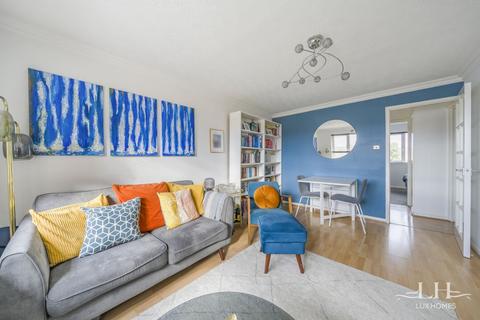 12 Elmdon Road, South Ockendon, RM15 5BF