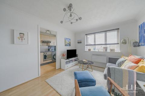 12 Elmdon Road, South Ockendon, RM15 5BF