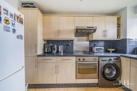 12 Elmdon Road, South Ockendon, RM15 5BF