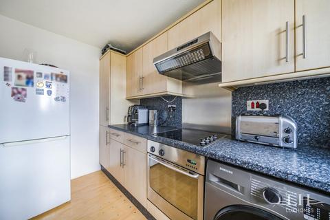 12 Elmdon Road, South Ockendon, RM15 5BF