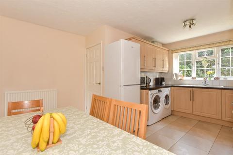 3 bedroom end of terrace house for sale, Crouchview Close, Wickford SS11
