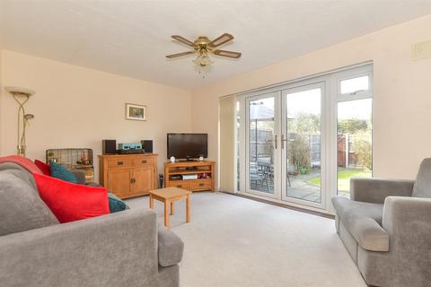 3 bedroom end of terrace house for sale, Crouchview Close, Wickford SS11
