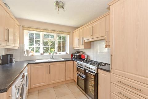 3 bedroom end of terrace house for sale, Crouchview Close, Wickford SS11