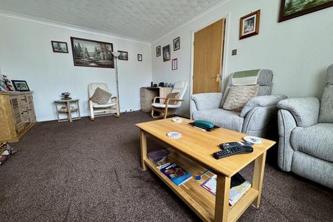 2 bedroom semi-detached bungalow for sale, Cae'r Mynydd, Holyhead, LL65
