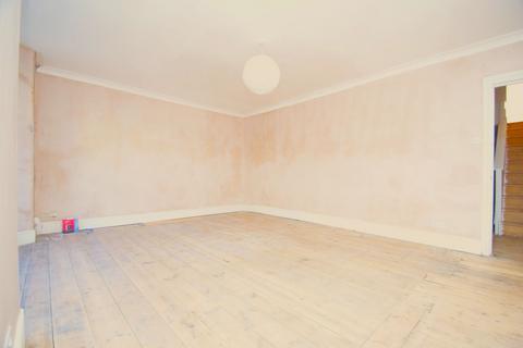 2 bedroom flat to rent, Athelstan Road, Margate, CT9