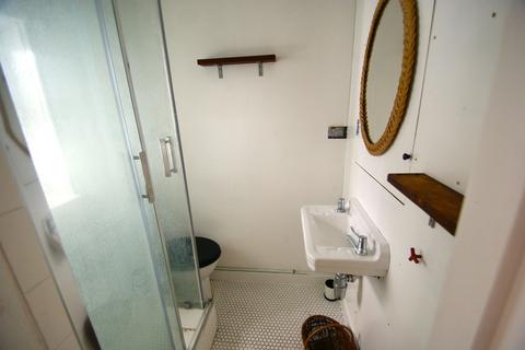 2 bedroom flat to rent, Athelstan Road, Margate, CT9