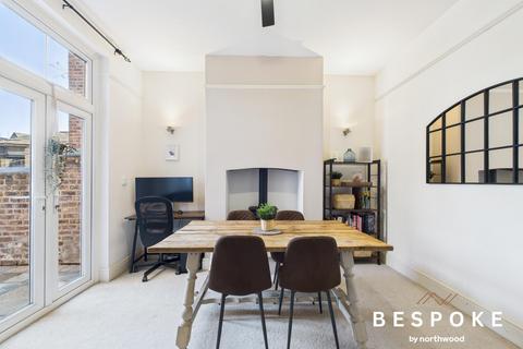2 bedroom terraced house for sale, Green Street, Macclesfield SK10