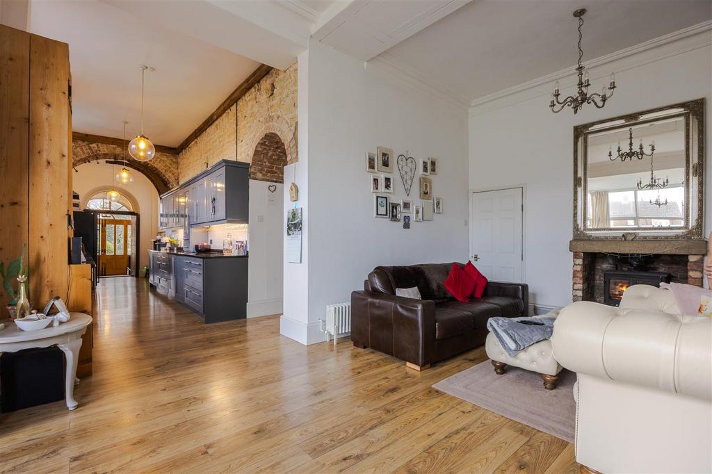 Sitting room / Dining room