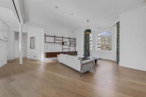 3 bedroom apartment to rent, Eton Avenue, Belsize Park, NW3