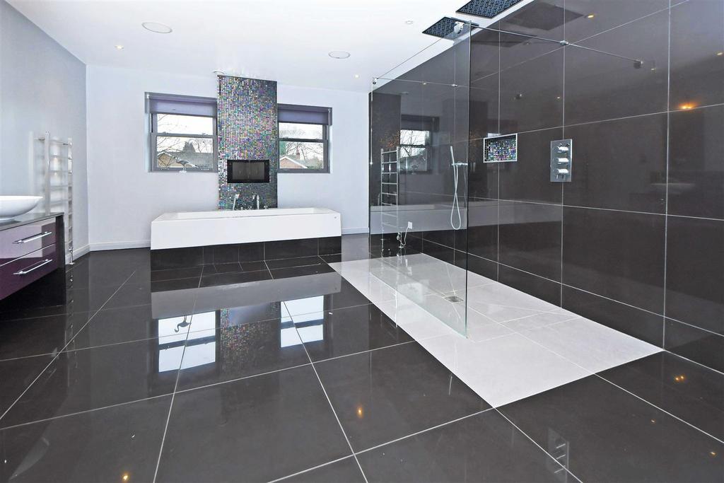 Master En-Suite
