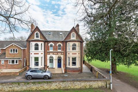 4 bedroom semi-detached house for sale, Grove Road, Leighton Buzzard