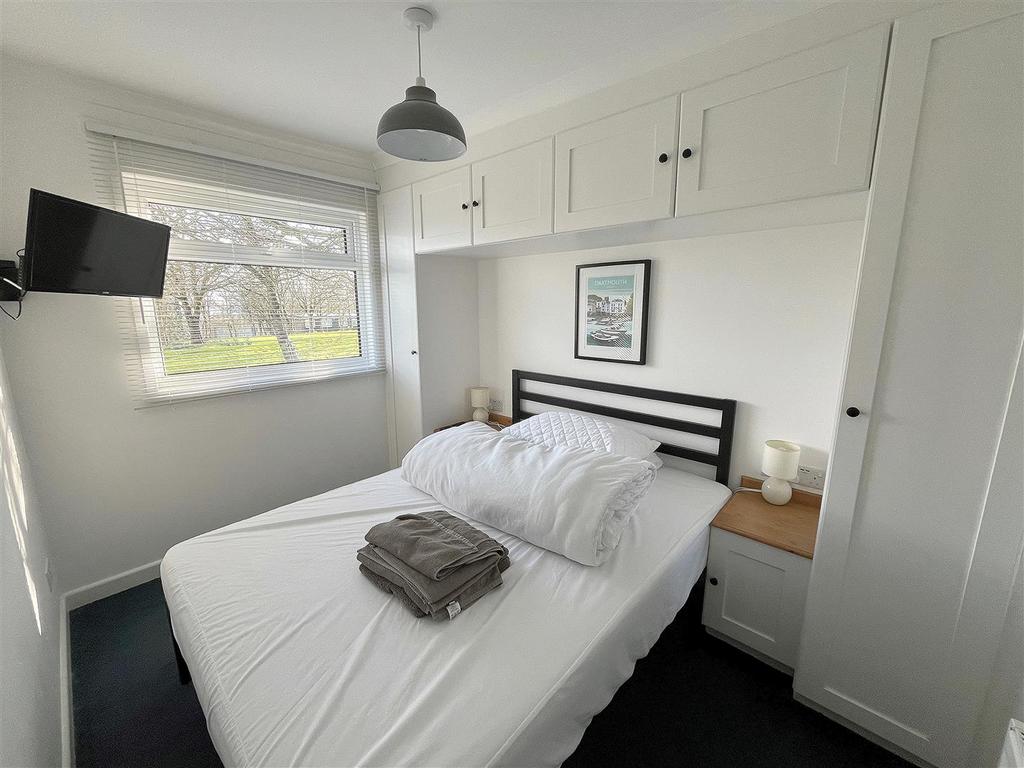 Bedroom One.jpg
