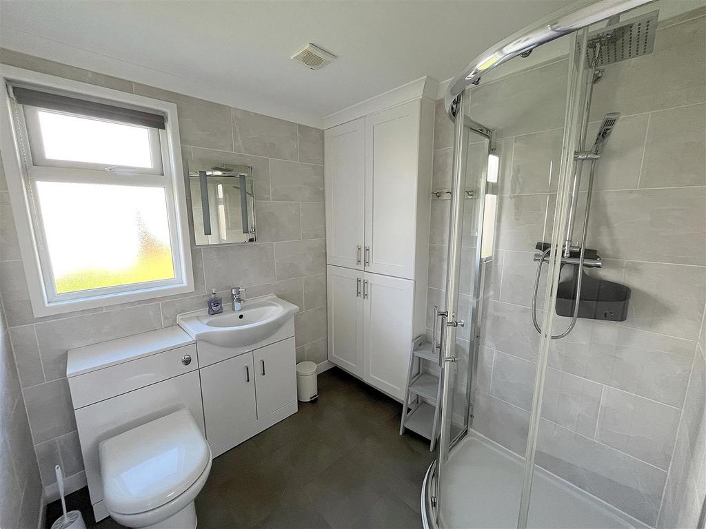 Shower Room.jpg