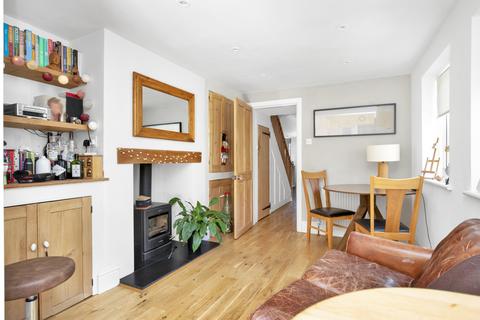 20 Highlands Road, Leatherhead, KT22 8ND