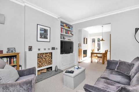 20 Highlands Road, Leatherhead, KT22 8ND