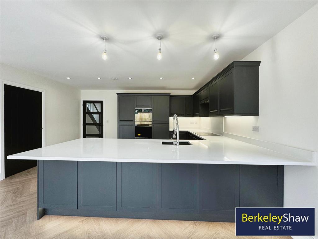 Kitchen (2)