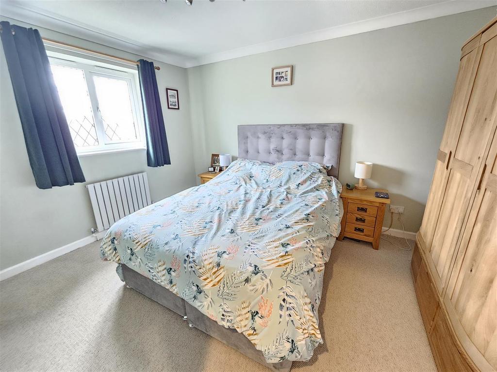 Bedroom 1.jpg