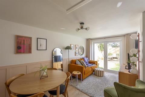 2 bedroom maisonette for sale, Woodside Crescent, Forest Hall, Newcastle upon Tyne