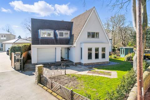 140 Pontefract Road, Ackworth, Pontefract, WF7 7EE