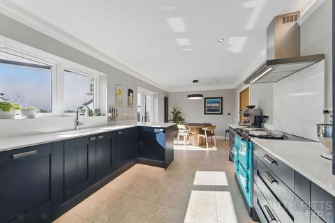 140 Pontefract Road, Ackworth, Pontefract, WF7 7EE