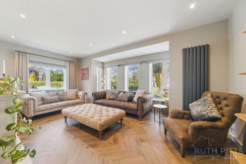 140 Pontefract Road, Ackworth, Pontefract, WF7 7EE